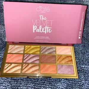 Ciate London the velvet pallete eyeshadow.